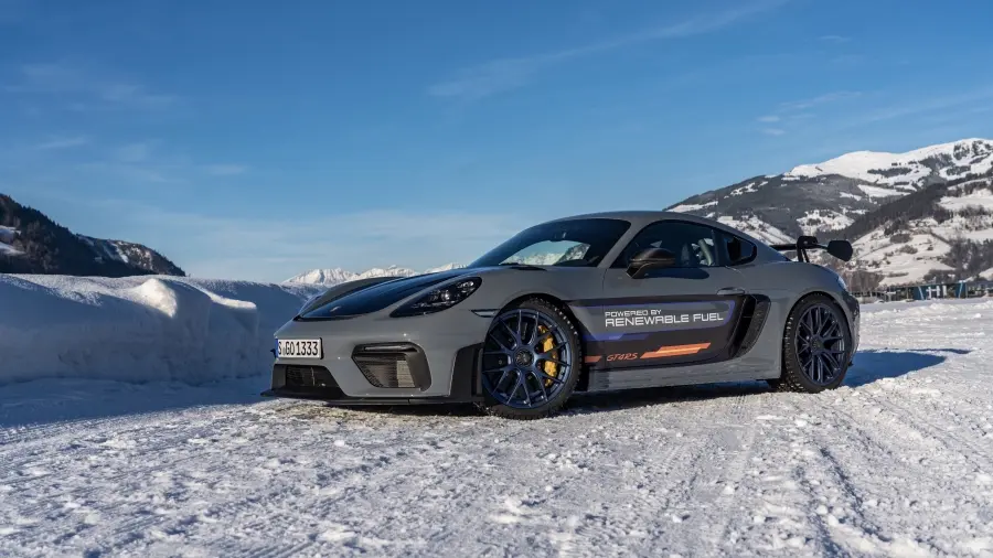Ευρωπαϊκή παρουσίαση της Porsche GT4 RS στο GP Ice Race: Κίνηση με συνθετικά καύσιμα