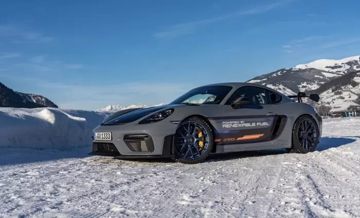 Ευρωπαϊκή παρουσίαση της Porsche GT4 RS στο GP Ice Race: Κίνηση με συνθετικά καύσιμα