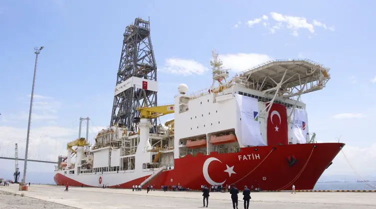 Τούρκος Υπουργός Ενέργειας: Αγοράζουμε δεύτερο πλωτό γεωτρύπανο