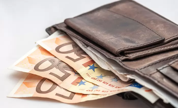 €650 μηνιαίως σε νέους πτυχιούχους για πρακτική