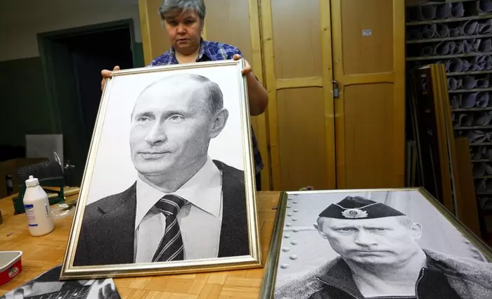 Η ρωσική οικονομία τρεκλίζει από τις κυρώσεις και τον πόλεμο στην Ουκρανία