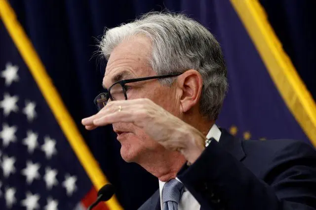 Fed: Αμετάβλητα προβλέπεται πως θα αφήσει τα επιτόκια