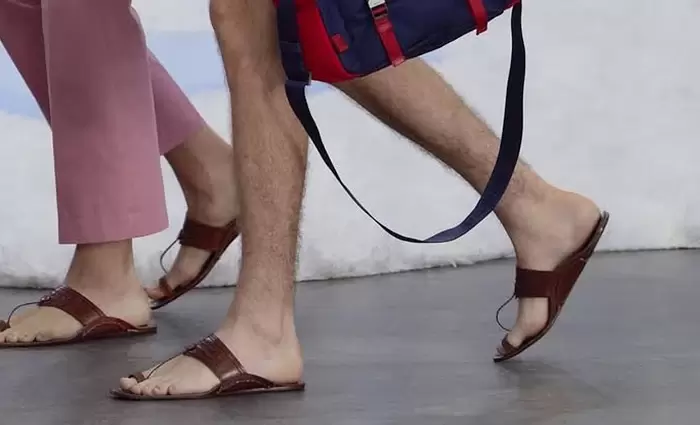 Γιατί η Prada αγαπά τα προϊόντα της Ινδίας;