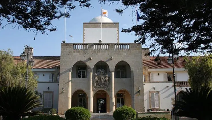 Απορρίπτει τα περί συμφωνίας για την ηλεκτρική διασύνδεση η Κυβέρνηση