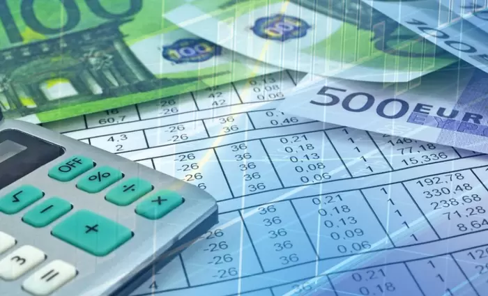 Ο ΥΠΟΙΚ παρέδωσε στη Βουλή τον κρατικό προϋπολογισμό