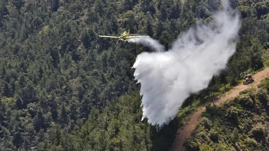 Ζητούνται τρεις χειριστές πτητικών μέσων 