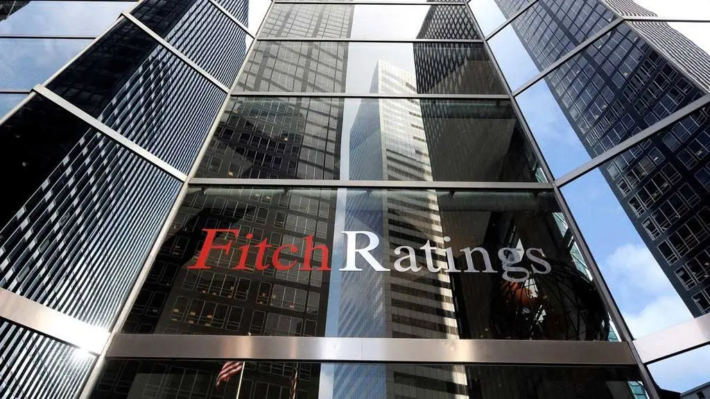 Fitch: Έρχονται μαζικές υποβαθμίσεις τραπεζών