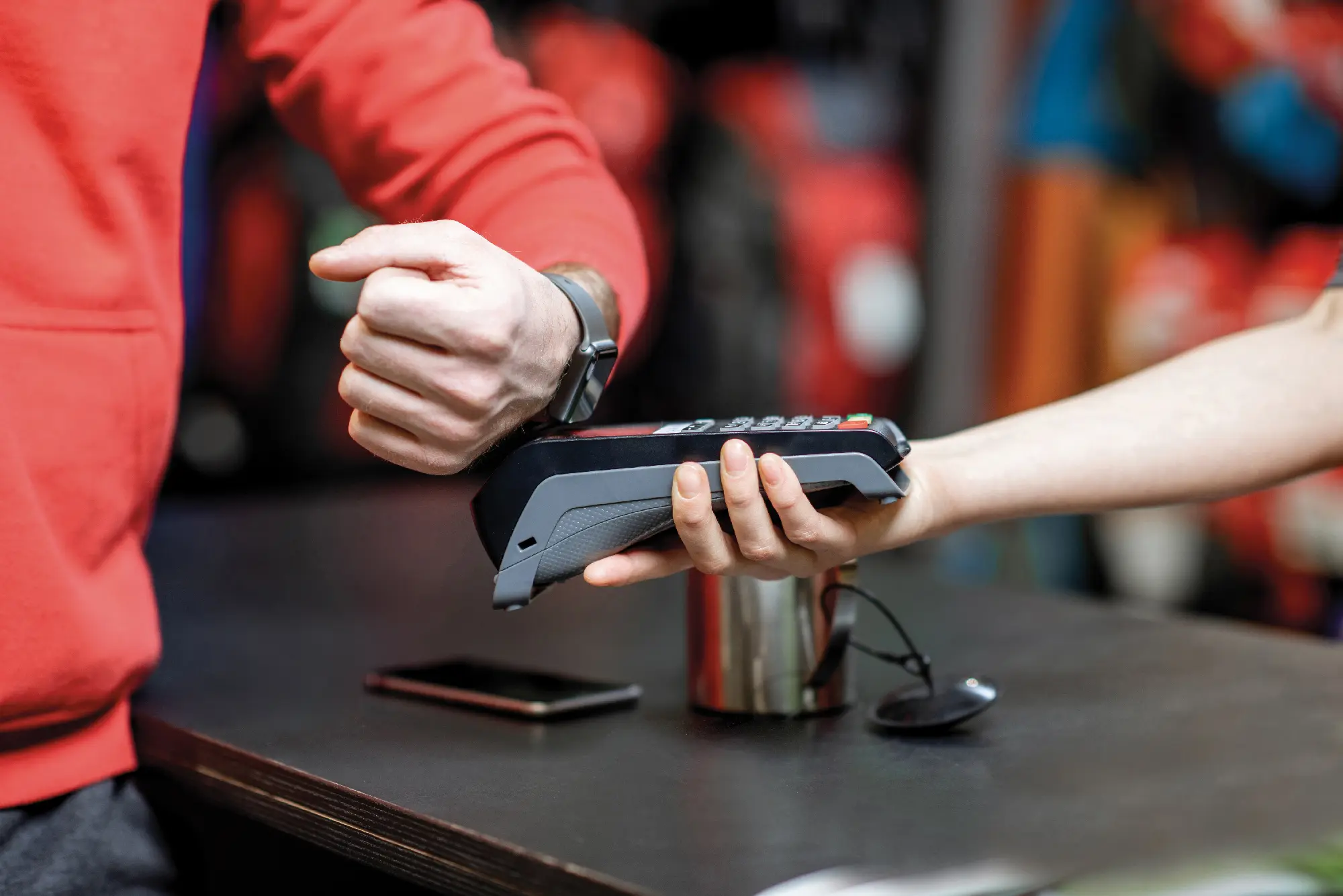 Η RCB δυναμικά στο e-shop