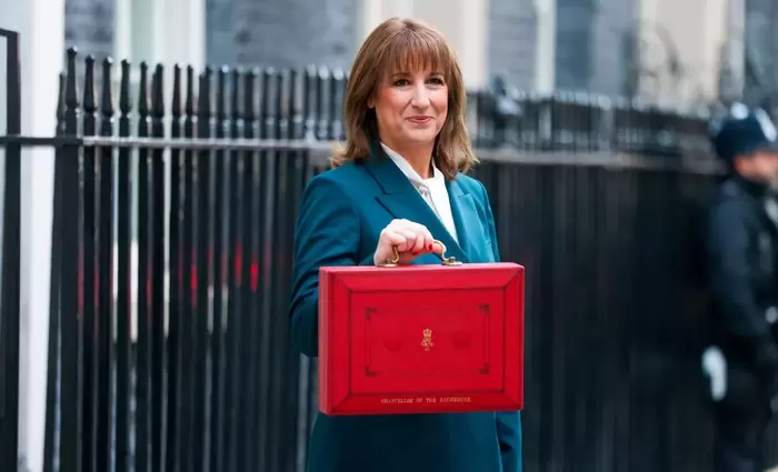 Βρετανία: Γιατί η Ρέιτσελ Ριβς αναζητά κορυφαίους στατιστικολόγους