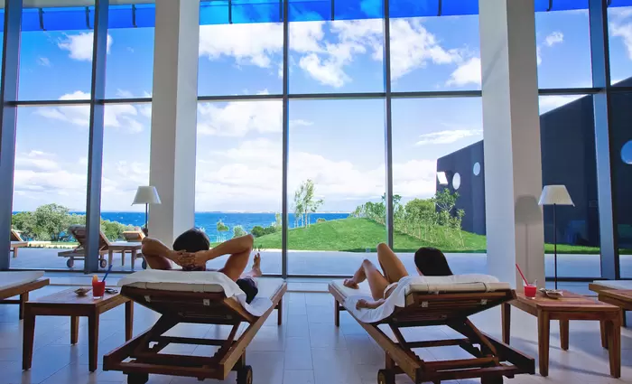 Πόσο κοστίζει μια βδομάδα στο ξενοδοχείο