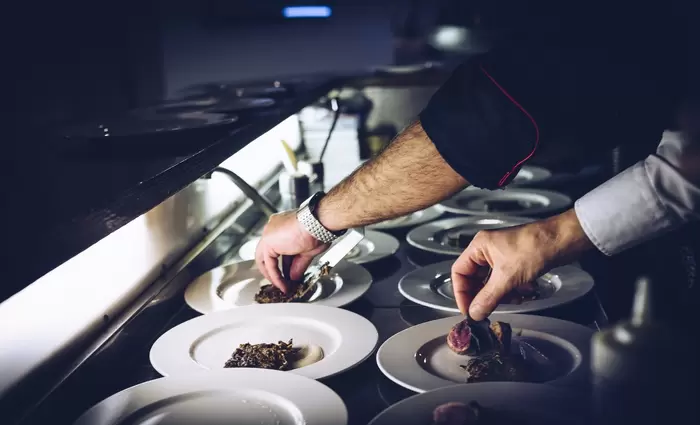 Εκστρατεία για επιθεωρήσεις σε ξενοδοχεία και εστιατόρια