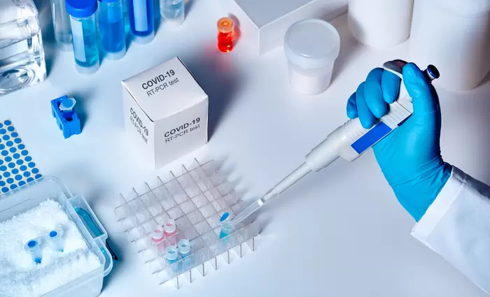 Roche: Ανέπτυξε PCR τεστ που θα ανιχνεύει τη μετάλλαξη «Όμικρον»