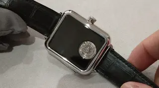 Ρολόι στοιχίζει 300.000 ευρώ και δεν δείχνει την ώρα