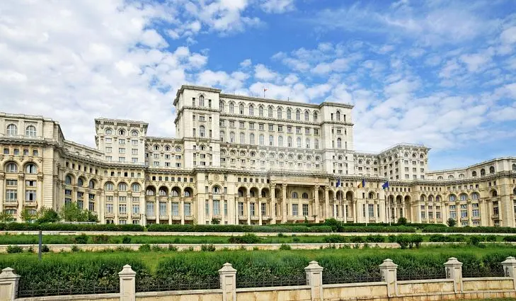 Ρουμανία: Επενδύσεις ύψους ενός δισ. ευρώ στον κλάδο του λιανεμπορίου