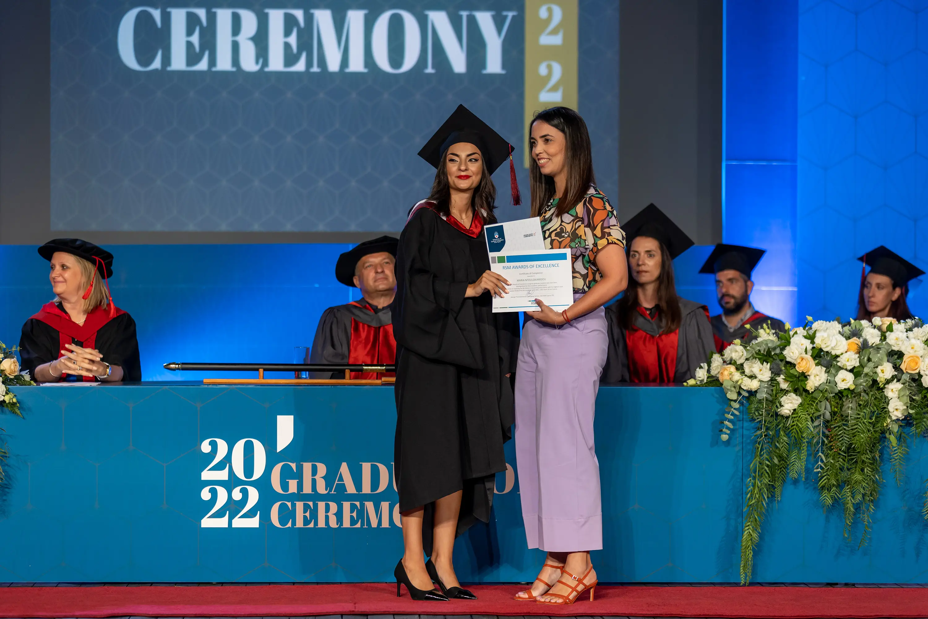 H RSM απονέμει βραβείο αριστείας στην τελετή αποφοίτησης του Πανεπιστημίου UCLan Cyprus 2022