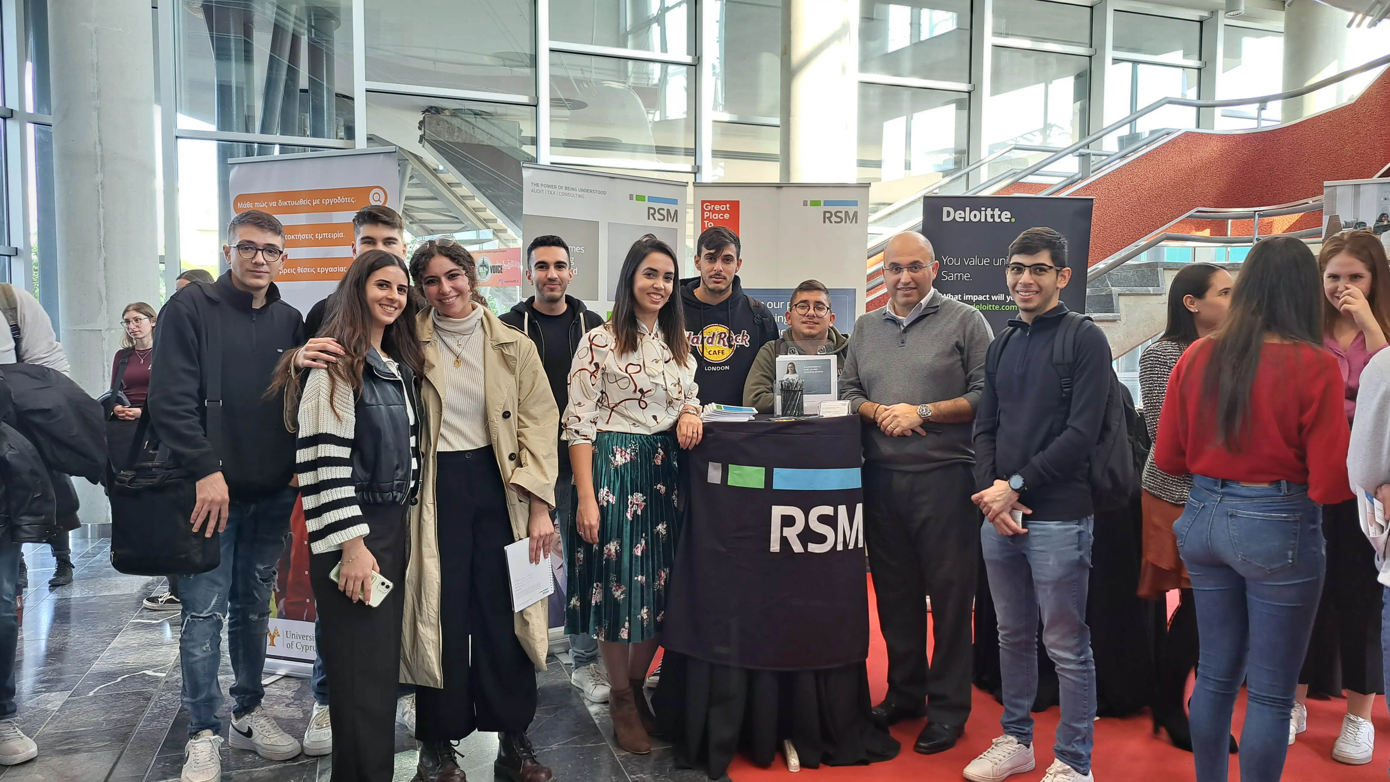 Η RSM Cyprus βραβεύει την αριστεία για την πιο καινοτόμο ιδέα στα Business Games του ICAEW στους φοιτητές του Πανεπιστημίου Κύπρου