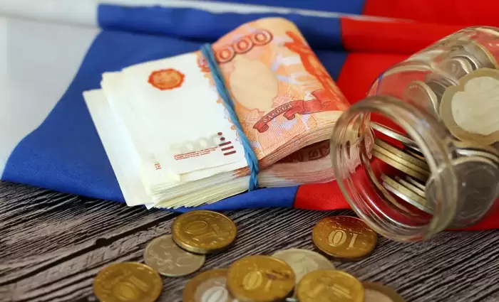 Επ’ αόριστον το πάγωμα ρωσικών περιουσιακών στοιχείων από την ΕΕ