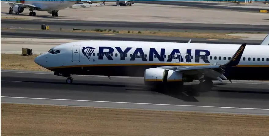 Ryanair vs online πλατφόρμες: Γιατί λέει «πειρατές» τις Booking, Kiwi και Kayak