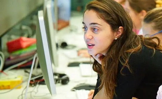 Χριστίνα Σιαήλα: Η τεχνολογία στην εκπαίδευση κρατά αφοσιωμένους τους μαθητές