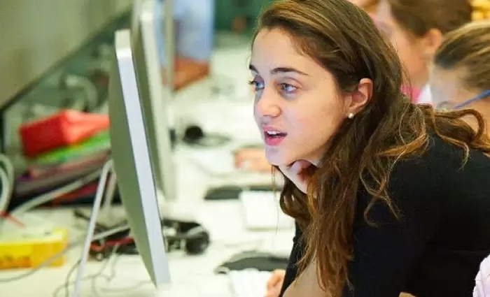 Χριστίνα Σιαήλα: Η τεχνολογία στην εκπαίδευση κρατά αφοσιωμένους τους μαθητές