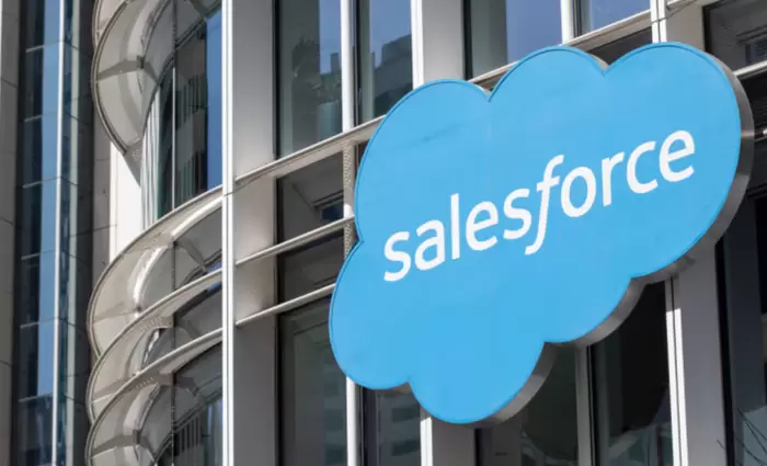 Salesforce: Αυξάνει τις προβλέψεις για τις πωλήσεις – Αποδίδει η επένδυση στην ΤΝ (γράφημα)