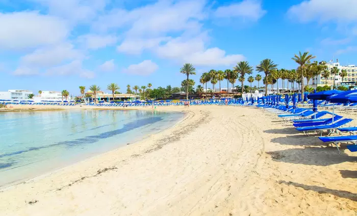 Διαχωρισμός παραλιών για πλούσιους και φτωχούς