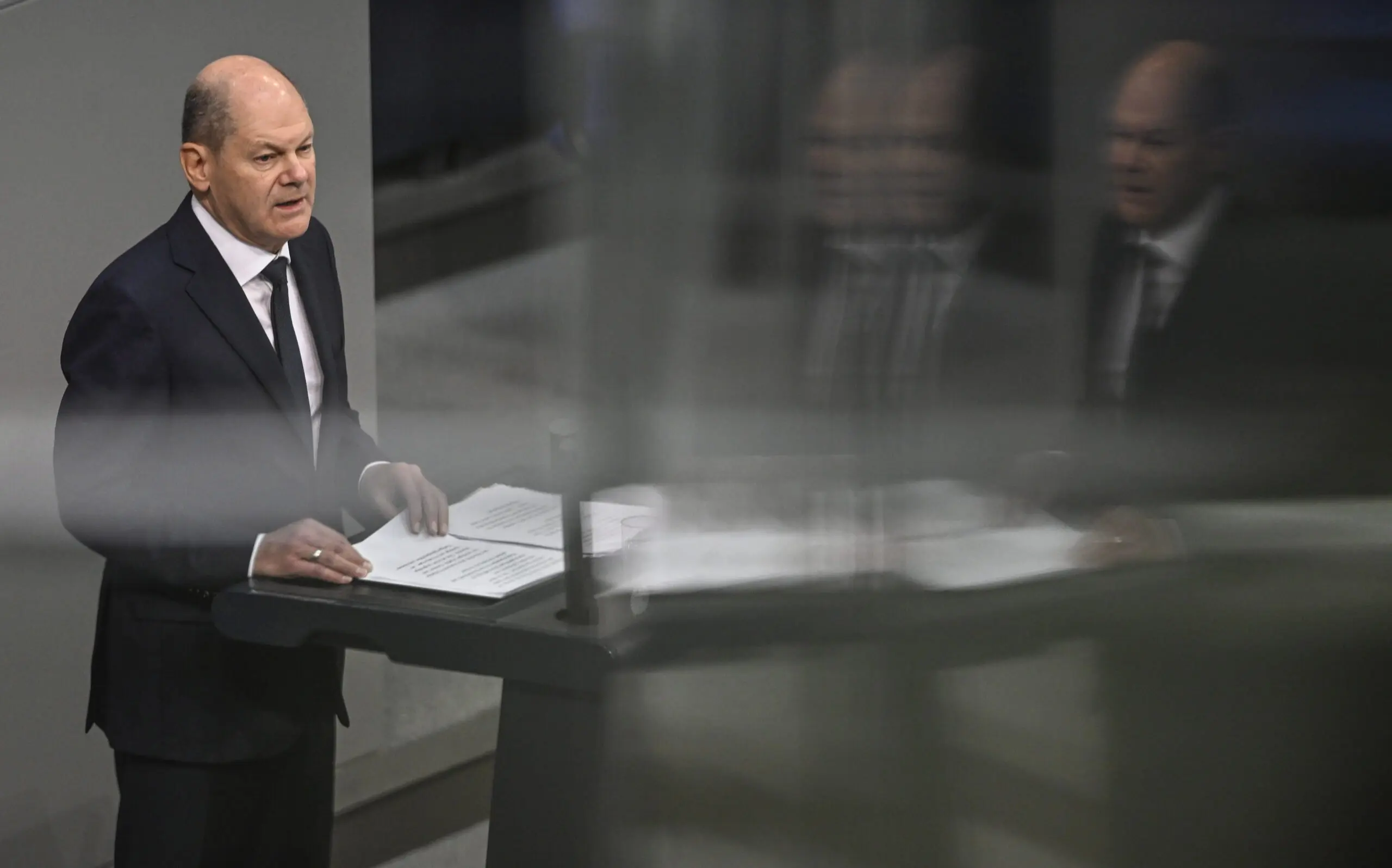 Η γερμανική Κυβέρνηση ενέκρινε προϋπολογισμό με βαθιές περικοπές