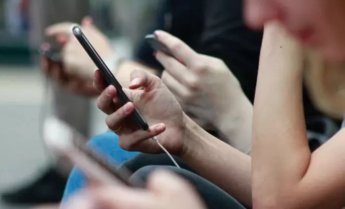 Το lockdown επηρεάζει πιο πολύ όσους δεν έχουν πρόσβαση στο internet