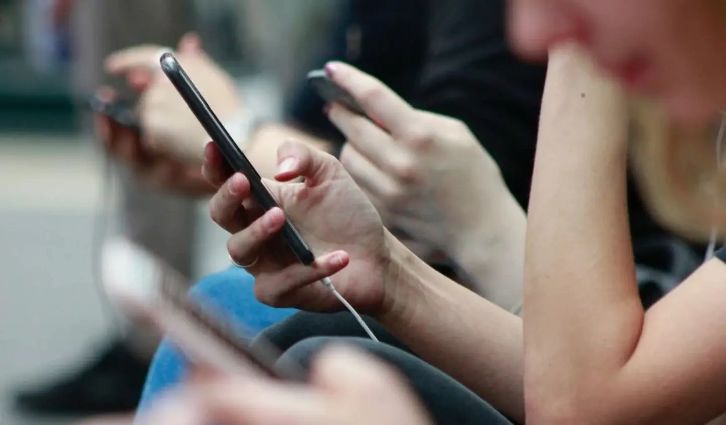 Το lockdown επηρεάζει πιο πολύ όσους δεν έχουν πρόσβαση στο internet