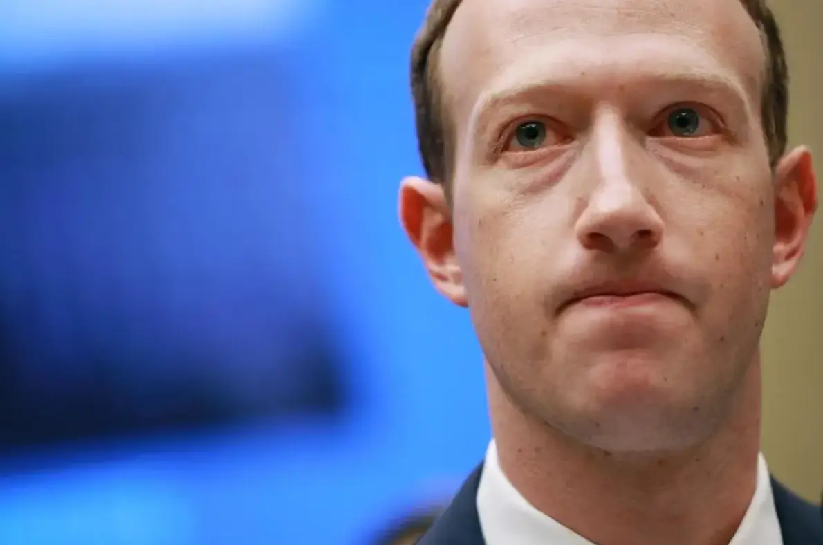 Πόσο στοίχισε στον Zuckerberg το παγκόσμιο μπλακάουτ σε Facebook και Instagram;