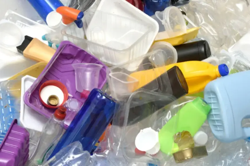 Αυτές είναι οι δέκα χώρες που μολύνουν περισσότερο τη Γη με πλαστικά