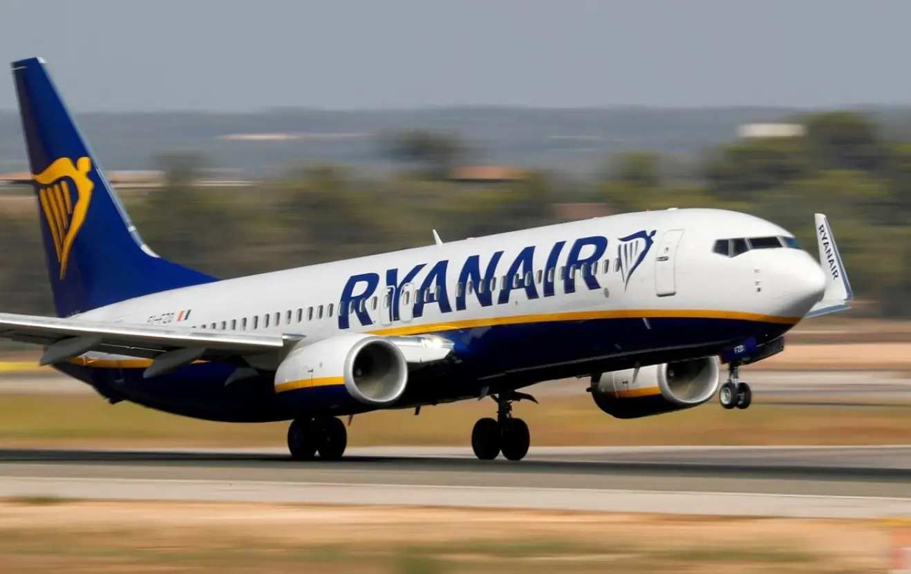 Ryanair: Ψαλίδι στους στόχους για την επιβατική κίνηση λόγω Boeing