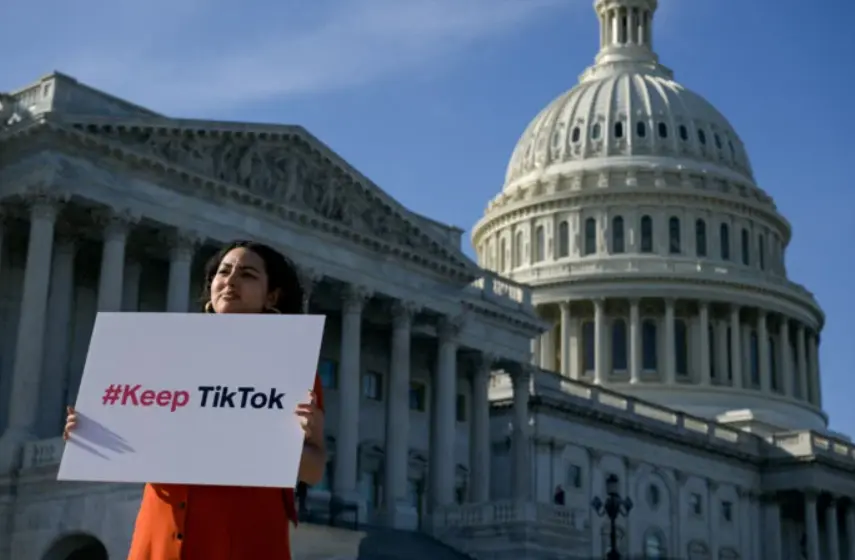 Σε εξέλιξη σχέδιο απόκτησης του 50% του TikTok από την αμερικανική κυβέρνηση