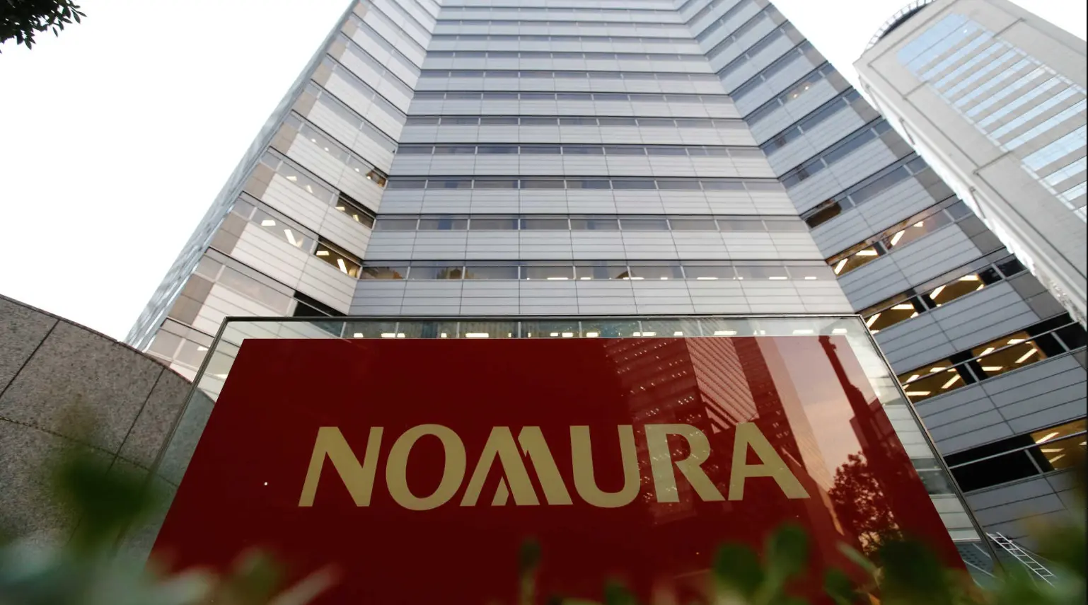 Nomura: Ποντάρει στην ανάκαμψη των ΗΠΑ με εξαγορά $1,8 δισ.