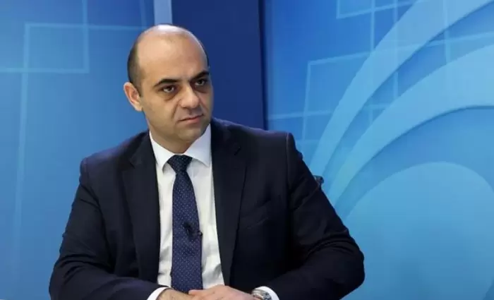 Υπ. Εργασίας: Υψηλή συμμόρφωση εργοδοτών – Εφικτή συμφωνία για ΑΤΑ – Όχι στο κλείσιμο καταστημάτων Κυριακές