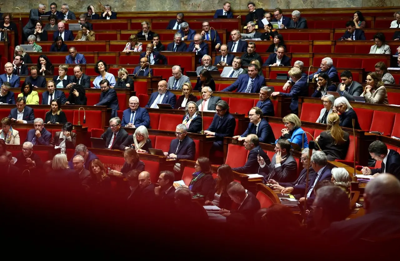 Γαλλία: Διχάζει την Εθνοσυνέλευση η συζήτηση για φορολογία 2% στον πλούτο άνω των €100 εκατ.