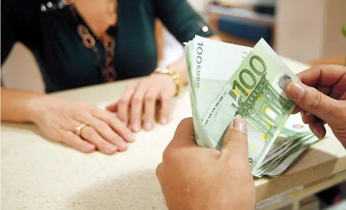Καταγγελία από ΣΥΠΡΟΔΑΤ για τις αυξήσεις των τραπεζικών χρεώσεων