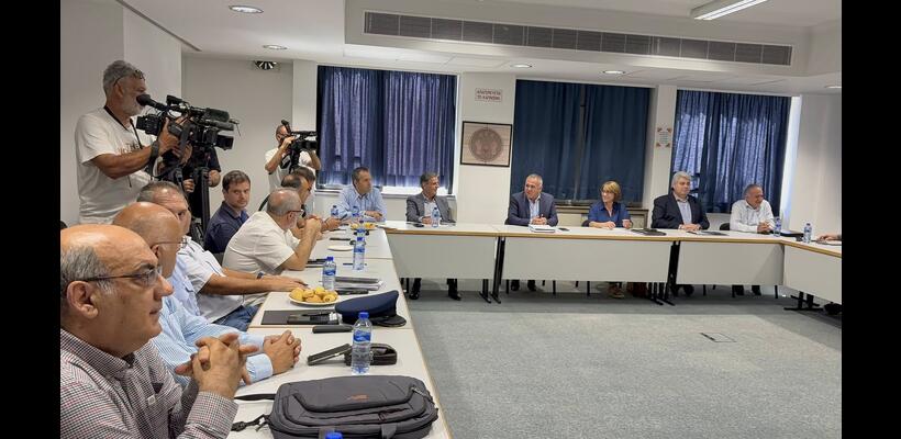 Χρόνο για νέες επαφές δίνουν οι συντεχνίες για ΑΤΑ – Πάνε σε συνάντηση αντί σε απεργίες