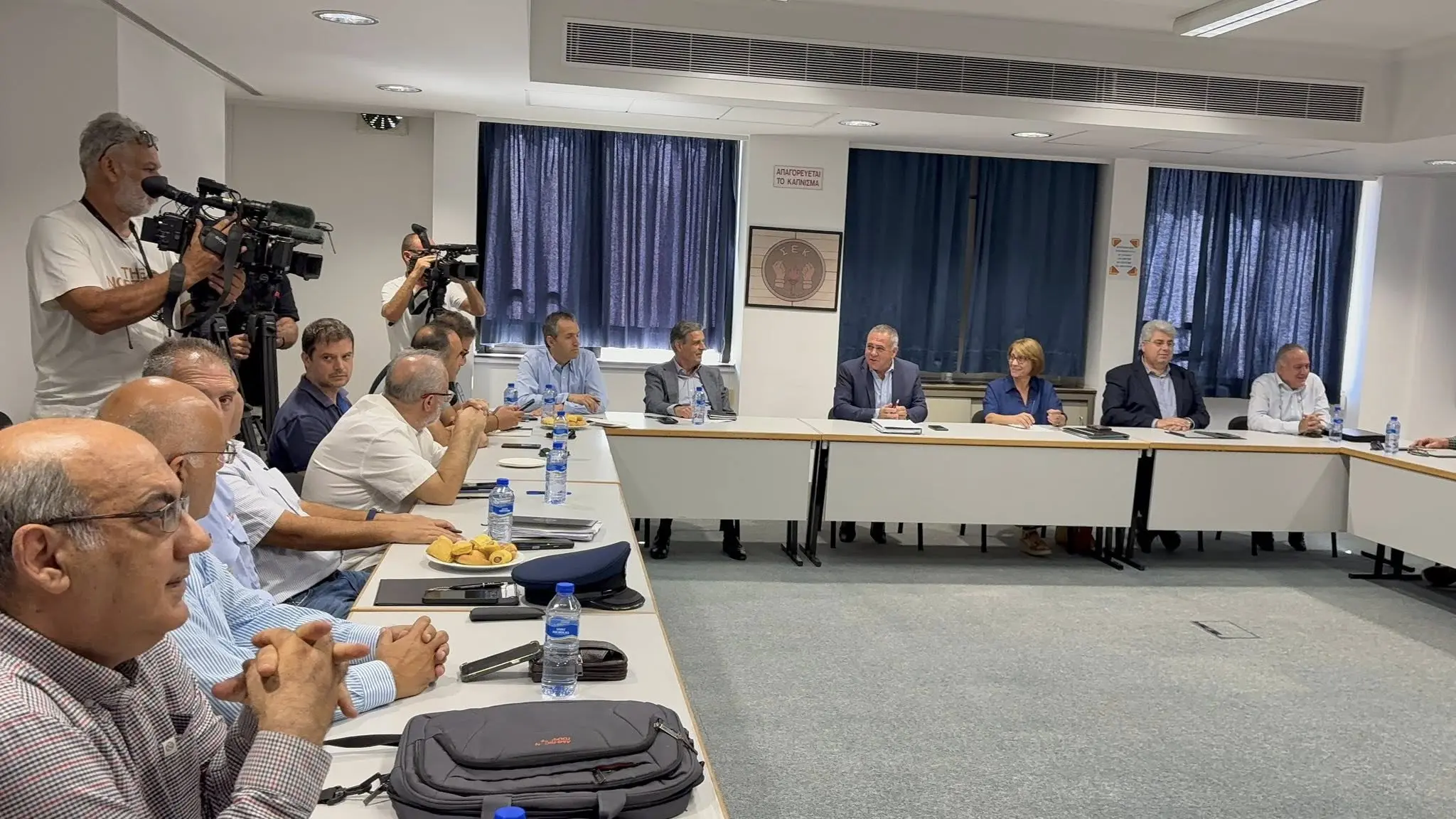 Χρόνο για νέες επαφές δίνουν οι συντεχνίες για ΑΤΑ – Πάνε σε συνάντηση αντί σε απεργίες