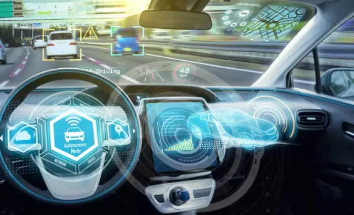 Η Tesla υπόσχεται επανάσταση στον τρόπο οδήγησης οχημάτων