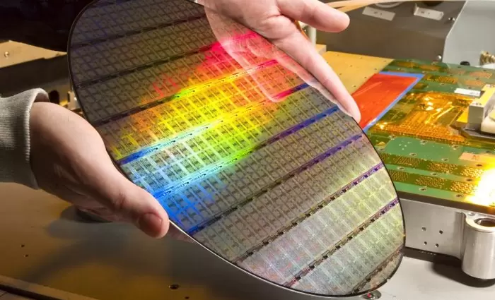 Ημιαγωγοί: Οι αυστηρότεροι κανόνες των ΗΠΑ φέρνουν βουτιά στις μετοχές