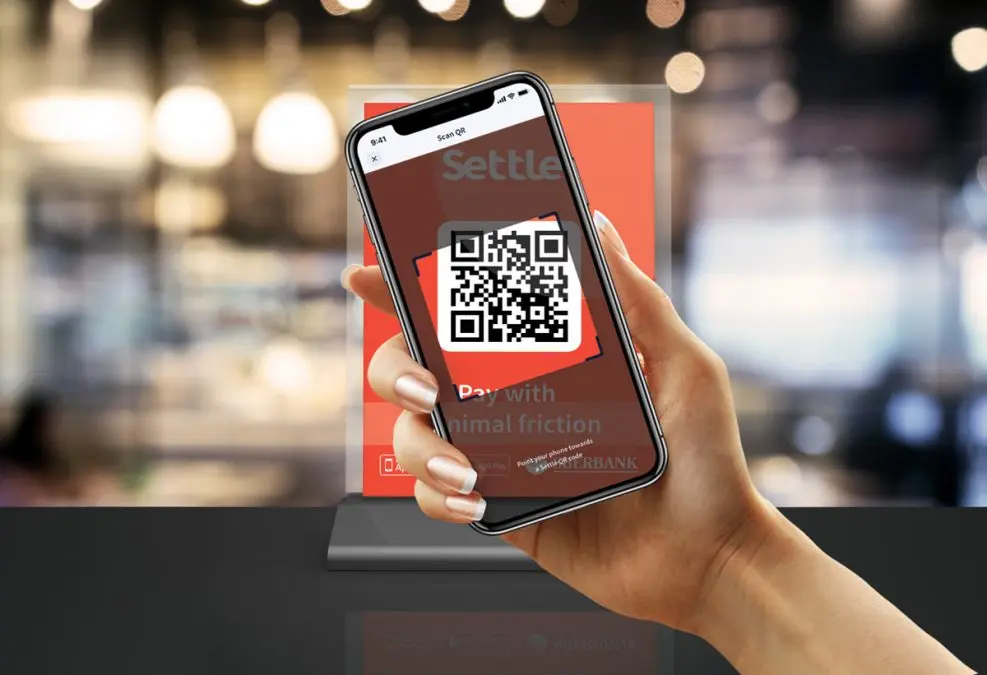 Νέα εφαρμογή στο κινητό λύνει τα χέρια με τις συναλλαγές (vid)