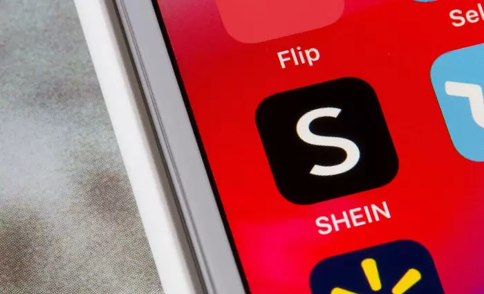 Shein: Σάλος με τις τοξικές και καρκινογόνες ουσίες που βρέθηκαν σε ρούχα της