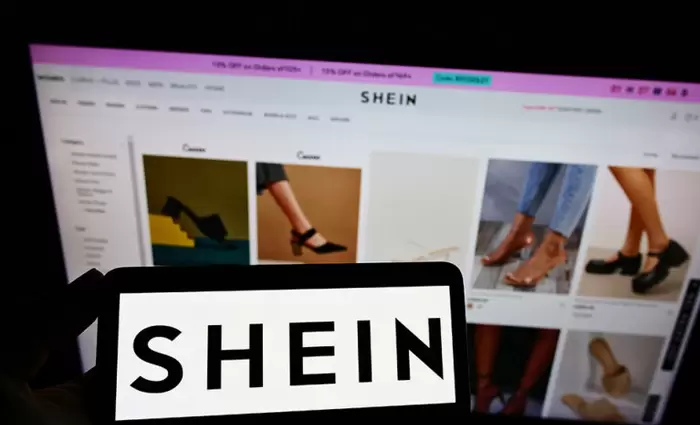Shein: Πώς βγάζει κέρδος από φορέματα των €15