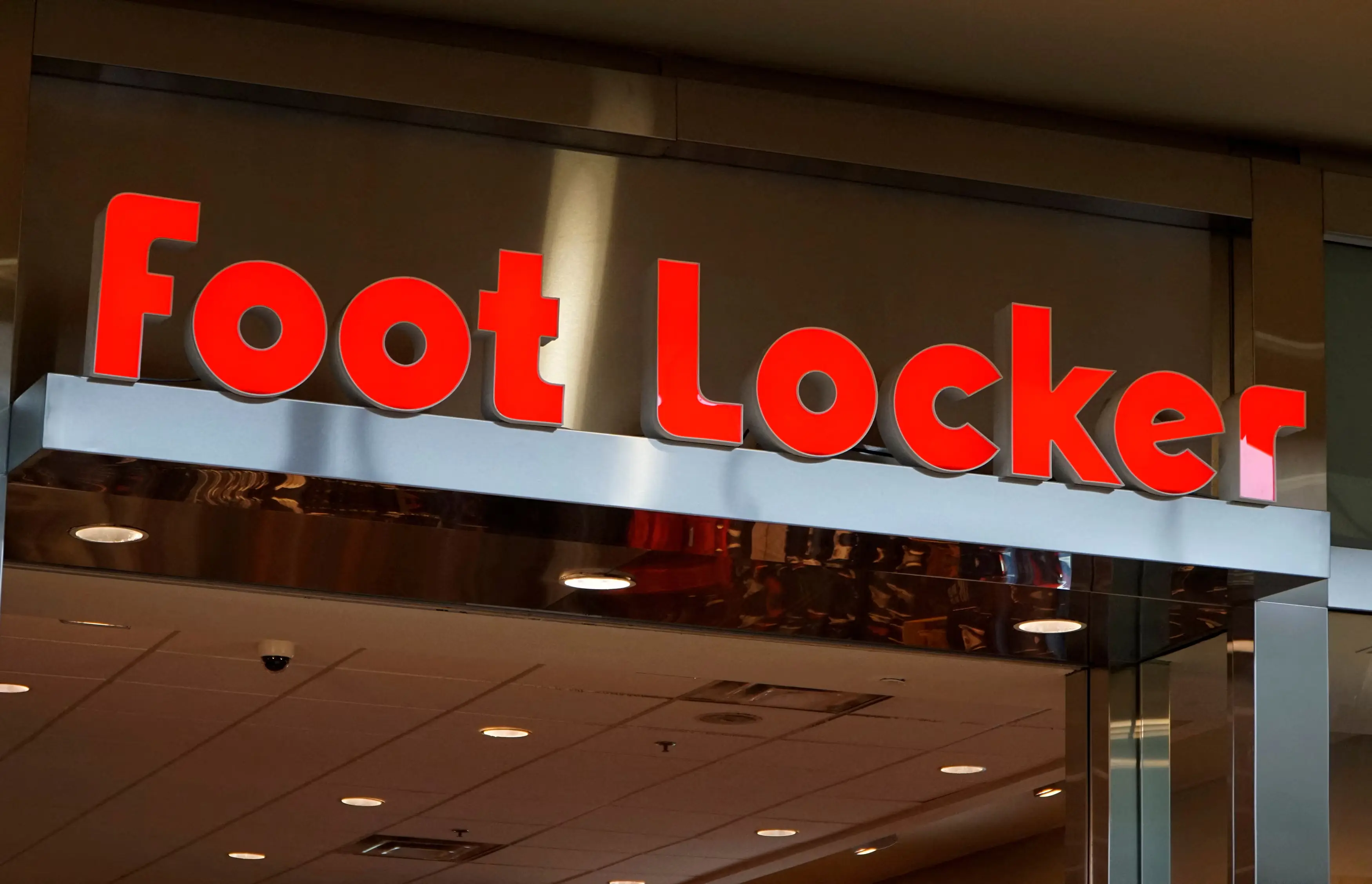 Από τη Skechers έως τη Foot Locker: Πώς οι δασμοί Τραμπ οδηγούν σε συμφωνίες-ρεκόρ $21 δισ.