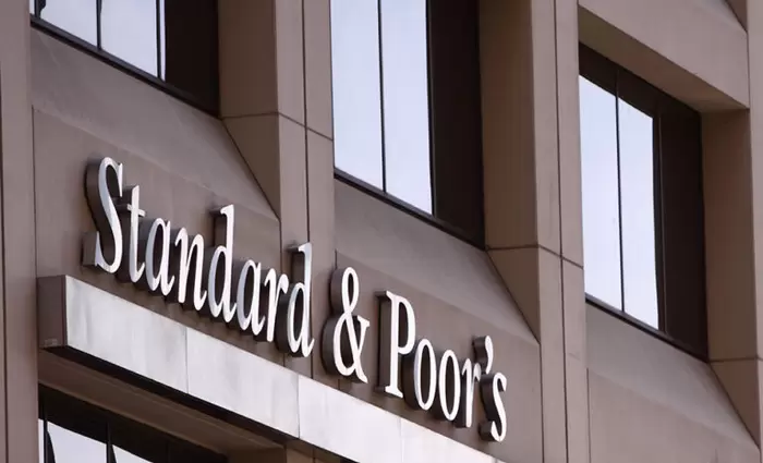 Οι S&P αναβάθμισαν το αξιόχρεο της Ελλάδας σε ΒΒ+