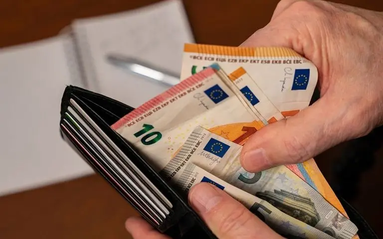 Γιατί η Ευρώπη νοσταλγεί τα μετρητά - Τα όρια της ψηφιακής οικονομίας