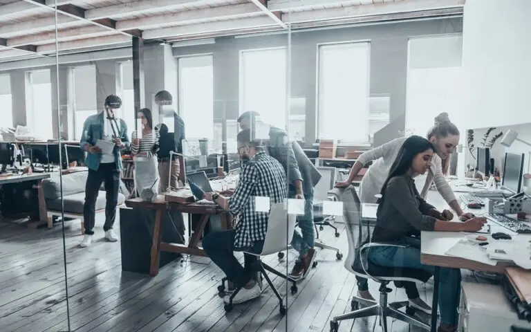 Έρευνα: Λιγότερες μέρες δουλειάς θέλουν οι μισοί Έλληνες