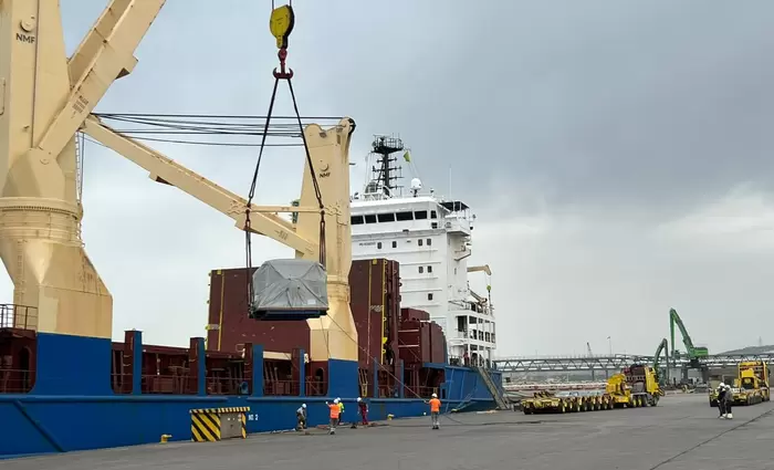 Έφθασαν στην Κύπρο οι αεροστρόβιλοι για το μεγάλο έργο της Cyfield