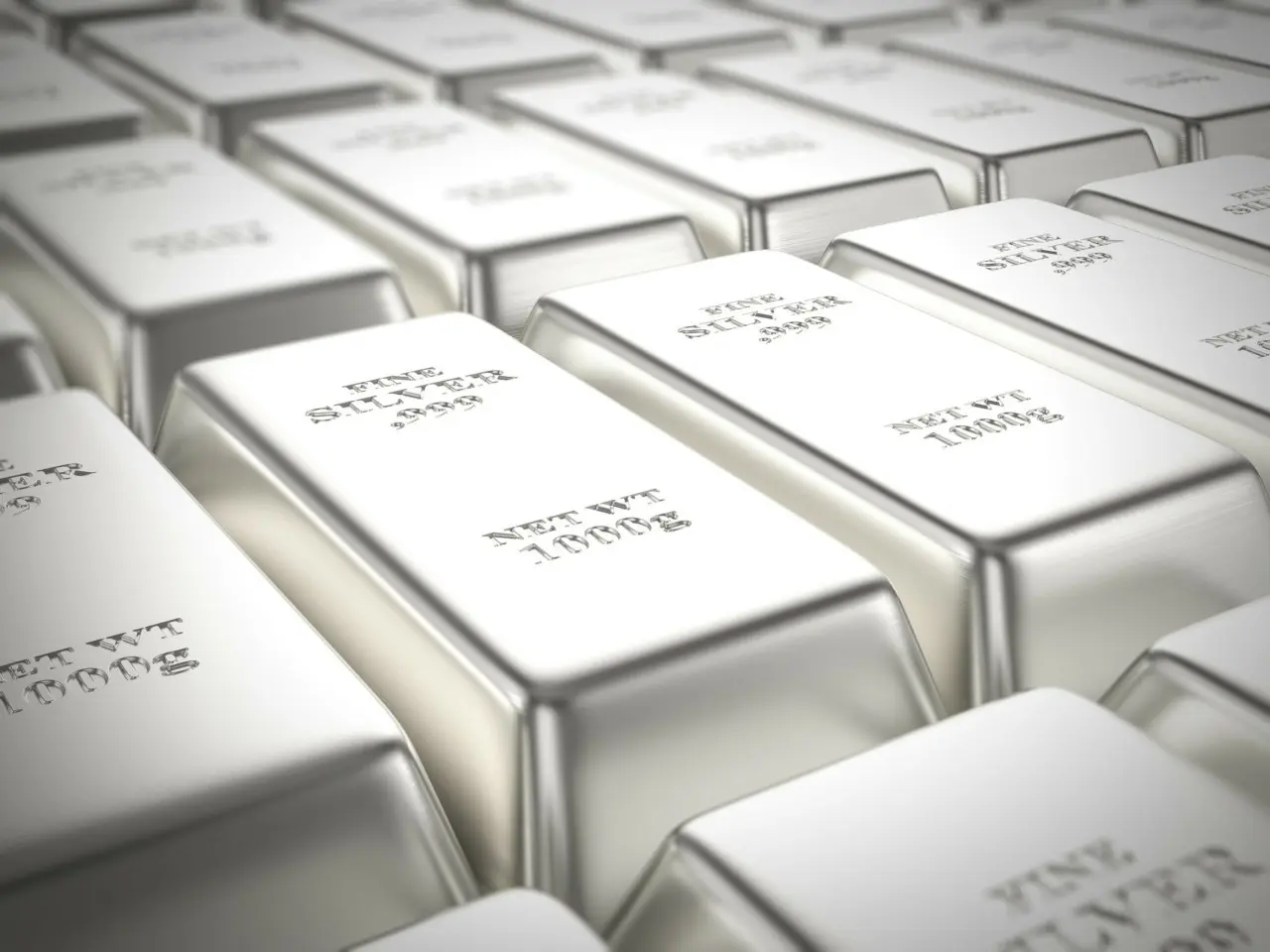 Σε νέα κορυφή 14 ετών το ασήμι - Στενότητα στην αγορά λόγω δασμών